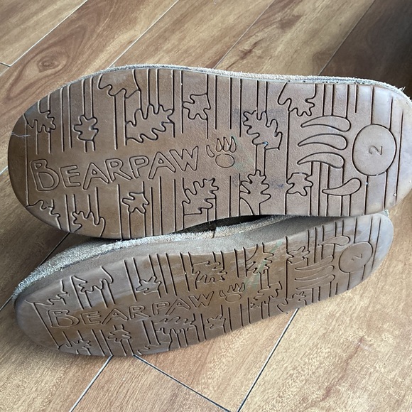 👠BOGO FREE👠BEAR PAWS💫 Girls Tan Slip-On Ugg Style Boots - Picture 9 of 11